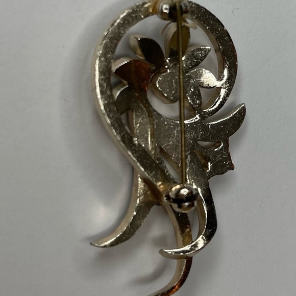 Vintage Estate Blue Flower Swirl Metal Rhinestone Brooch Statement Art To Wear - Picture 3 of 3